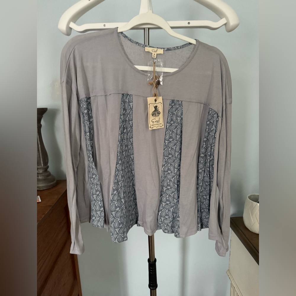 Easel Gray and Blue Patterned Long Sleeve Top